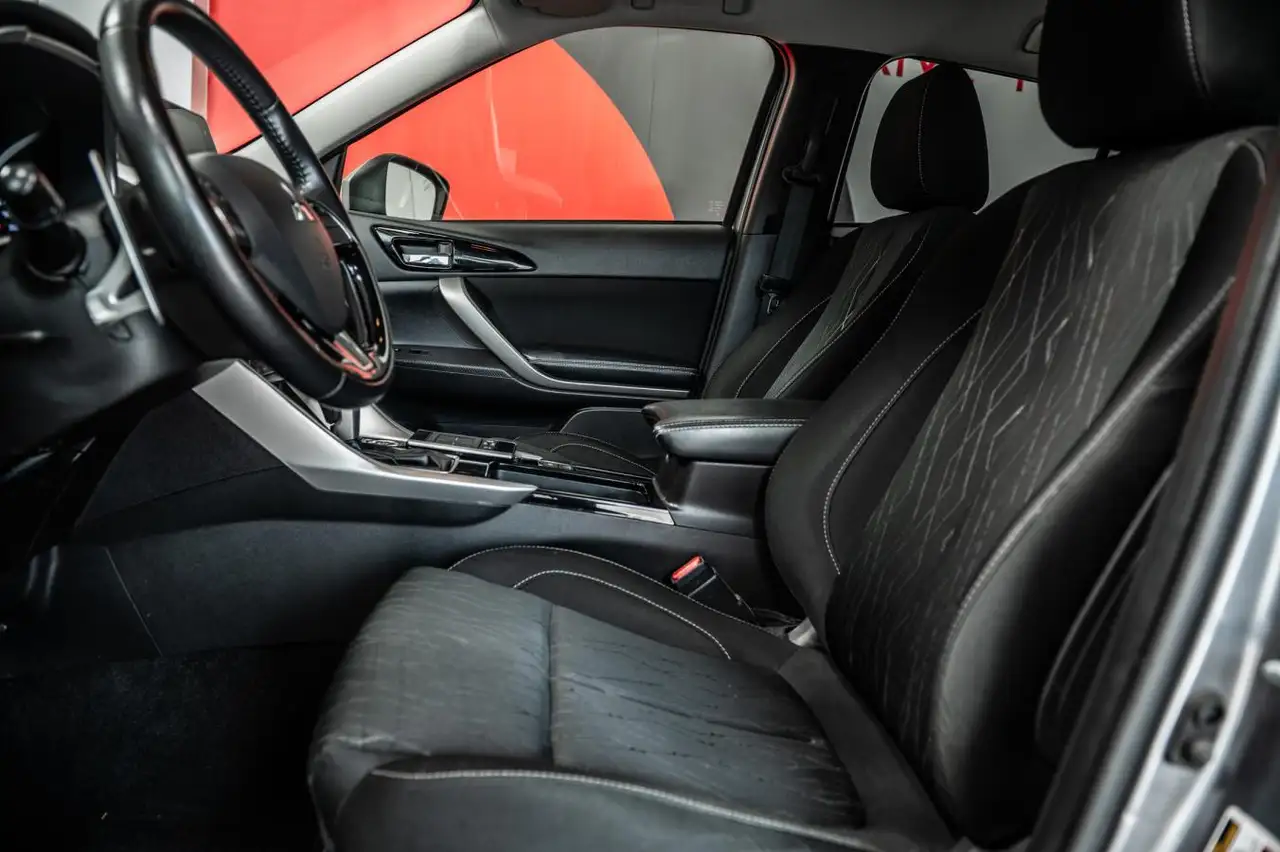 Mitsubishi Eclipse Cross снимка Mitsubishi Eclipse Cross