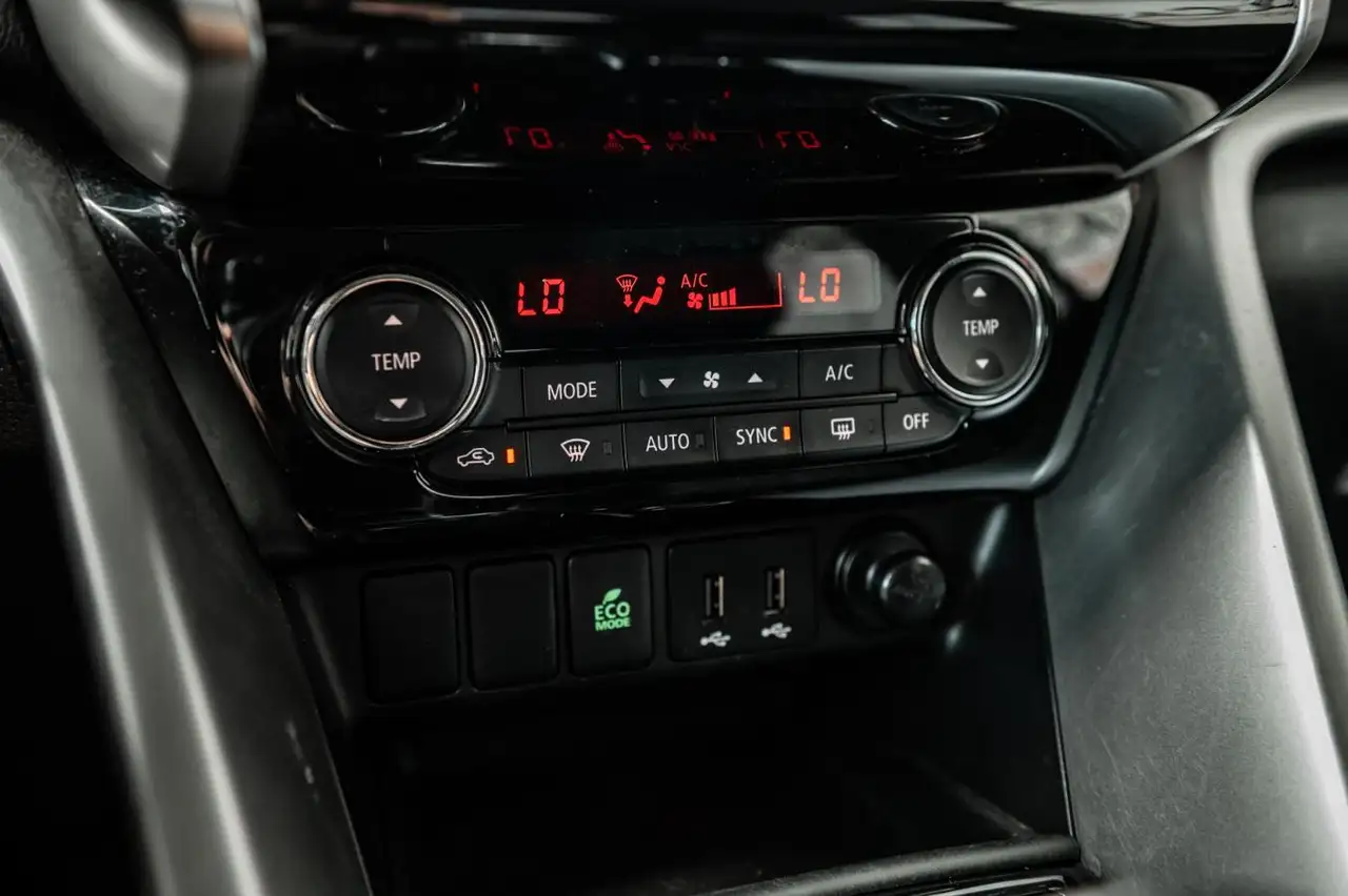 Mitsubishi Eclipse Cross снимка Mitsubishi Eclipse Cross