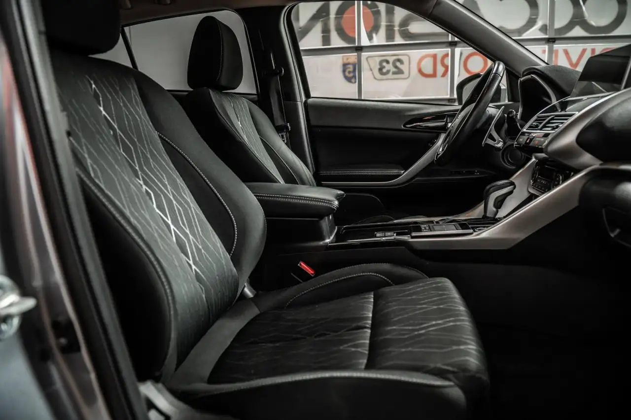Mitsubishi Eclipse Cross снимка Mitsubishi Eclipse Cross