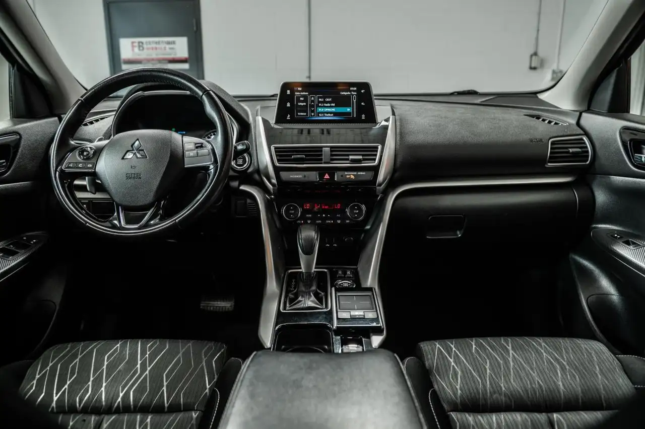 Mitsubishi Eclipse Cross снимка Mitsubishi Eclipse Cross