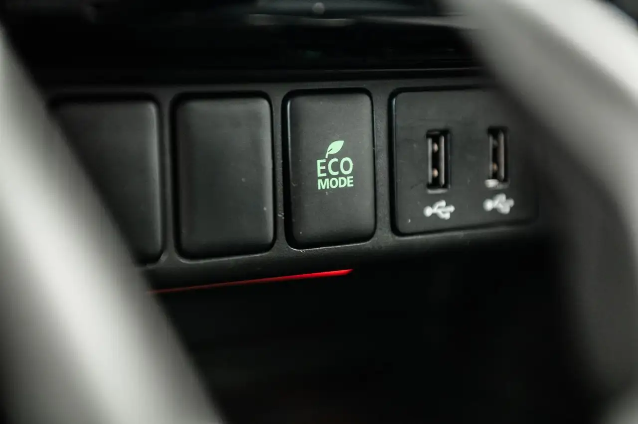 Mitsubishi Eclipse Cross снимка Mitsubishi Eclipse Cross