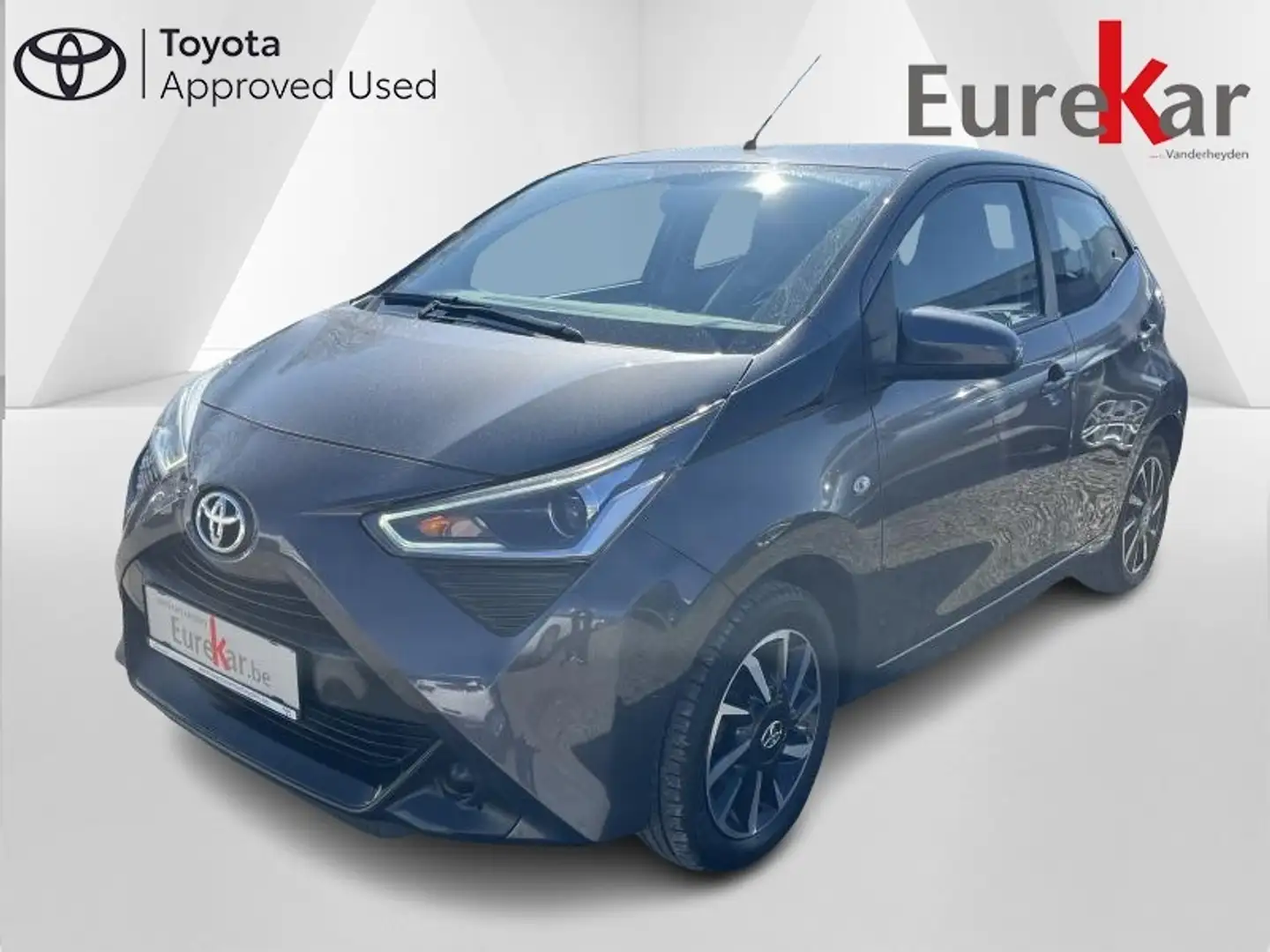 Toyota Aygo 1.0 VVT-i x-play II Grijs - 1