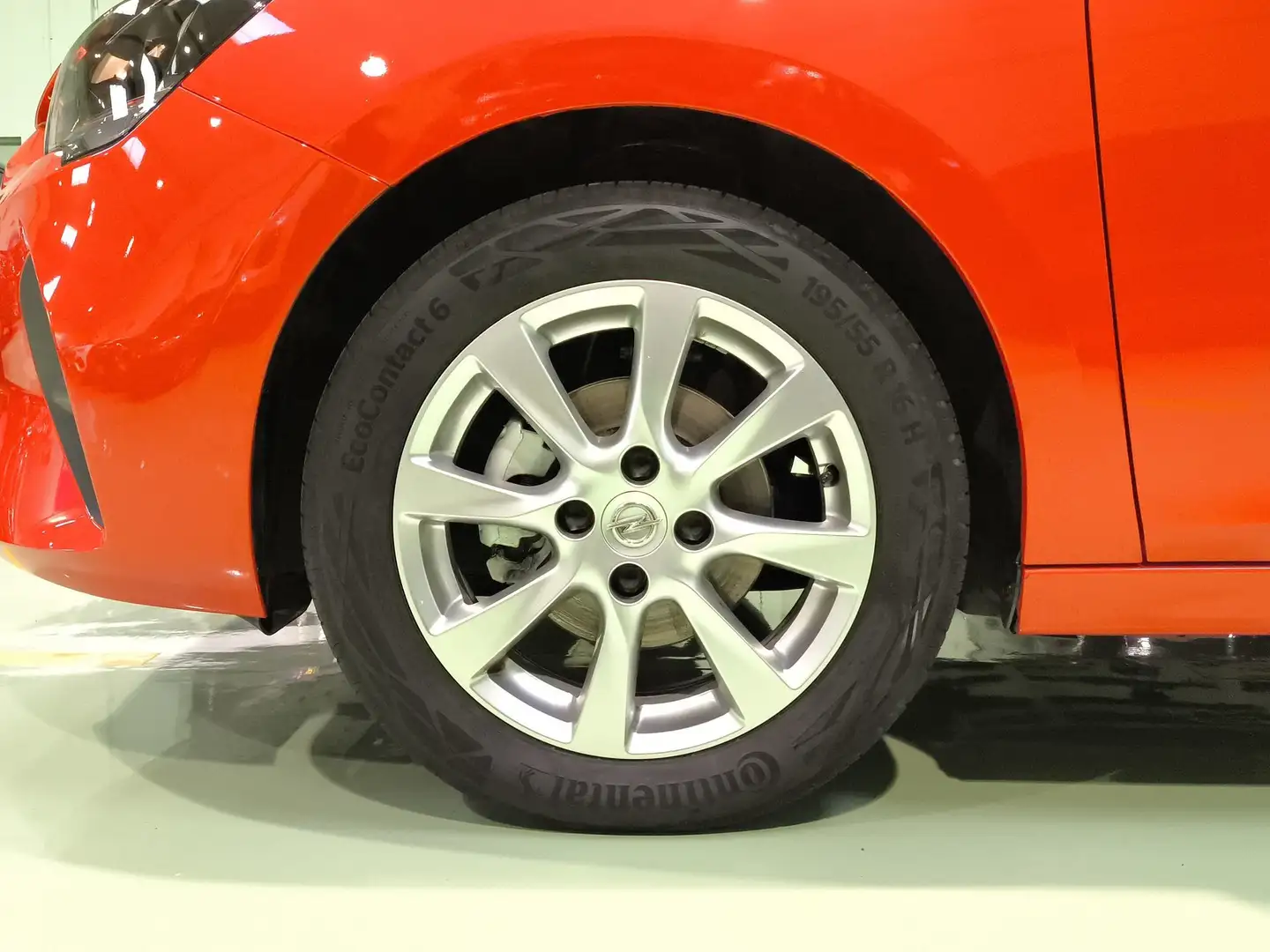 Opel Corsa 1.2 XEL S/S Edition 75 Naranja - 2