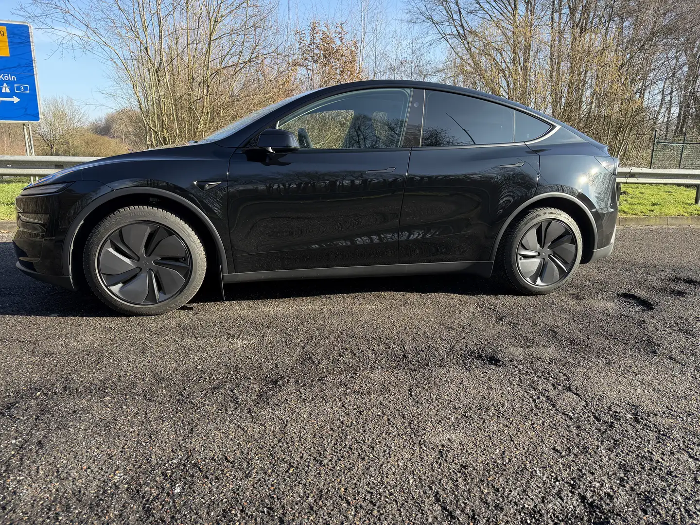 Tesla Model Y Model Y, Long Range RWD, schwarz, AHK, *TOP* Schwarz - 2