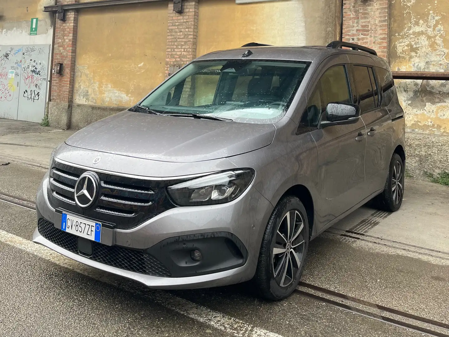 Mercedes-Benz EQT EQT Long 200 Gri - 1