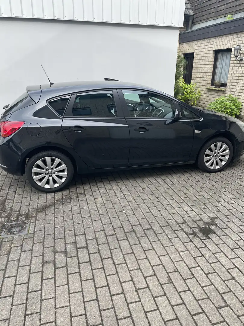 Opel Astra Style Schwarz - 2