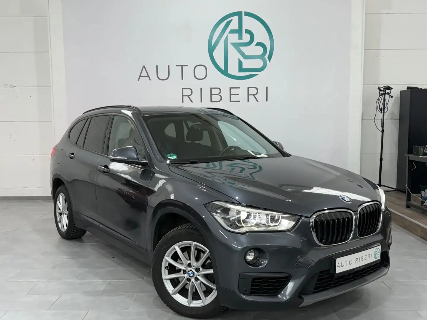BMW X1 Baureihe X1 xDrive 18 d*Navigation*Shz*PDC Grijs - 1