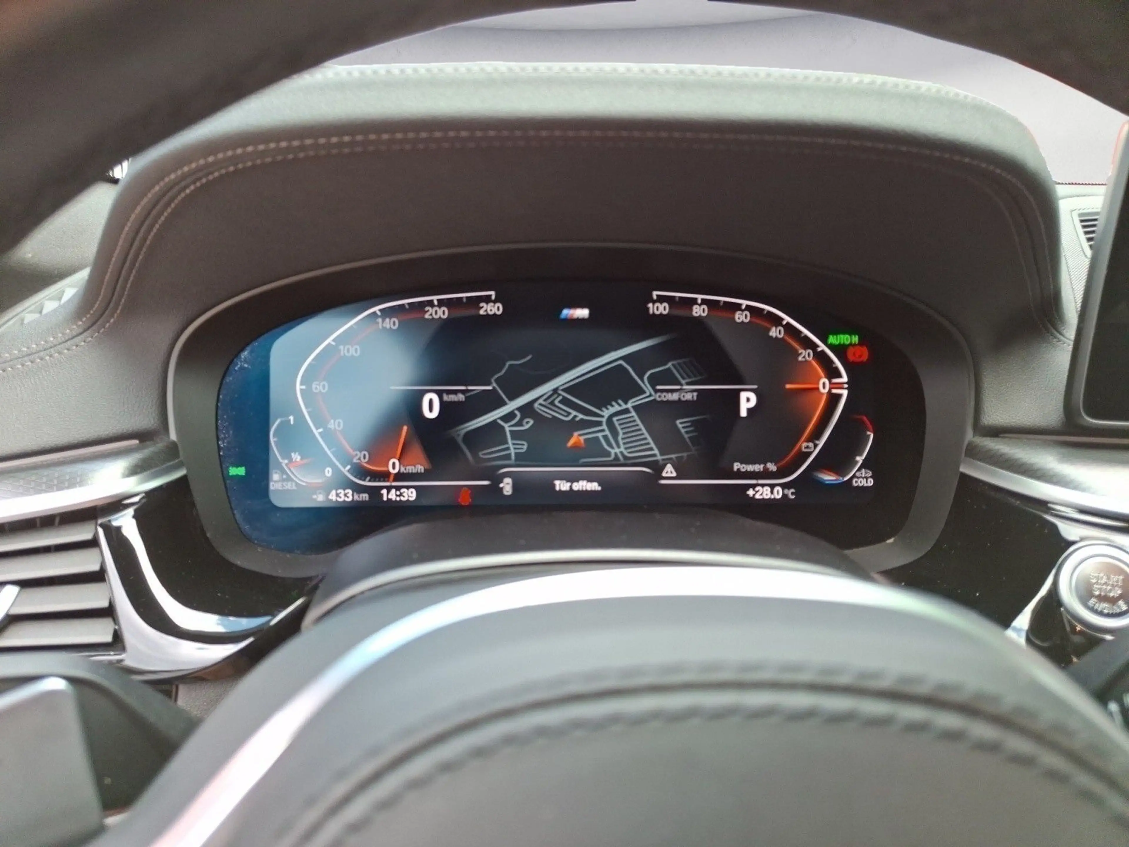 BMW 540 d xDrive Touring M Sport Pano Harman — photo 11