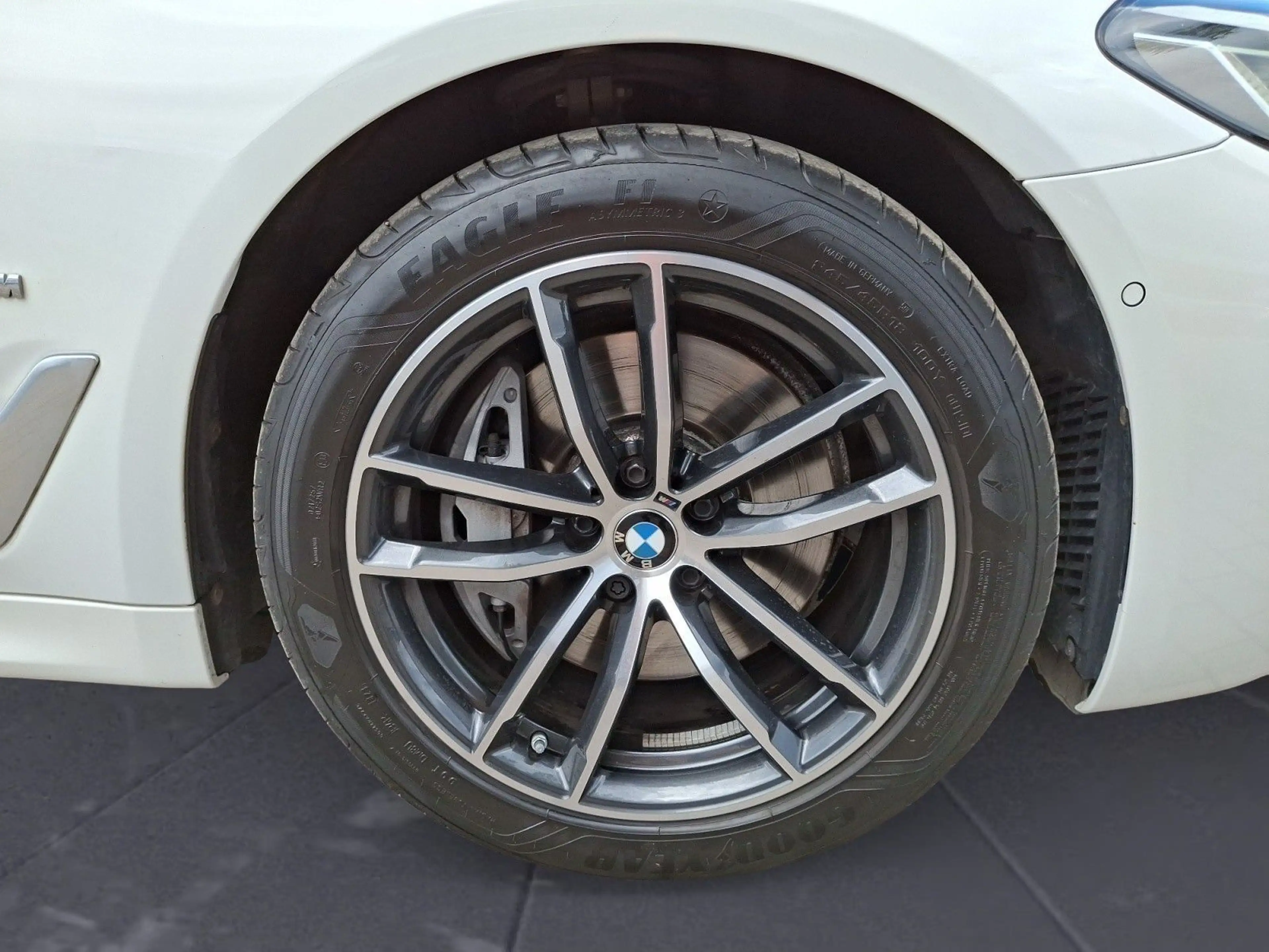 BMW 540 d xDrive Touring M Sport Pano Harman — photo 13