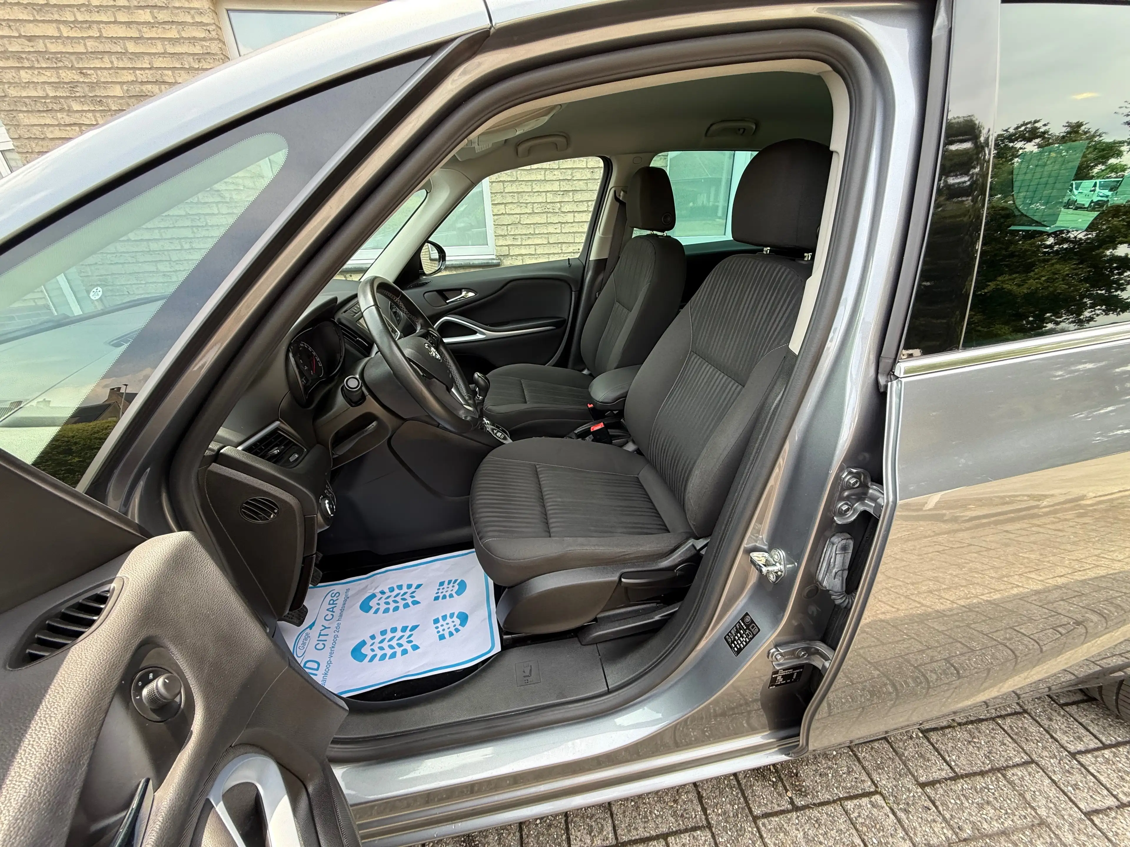 Opel Zafira Tourer Zafira 1.4 Turbo Edition — photo 9