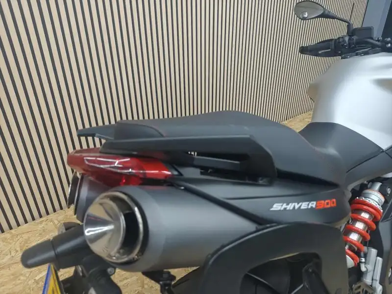 Aprilia Shiver 900 - foto 3