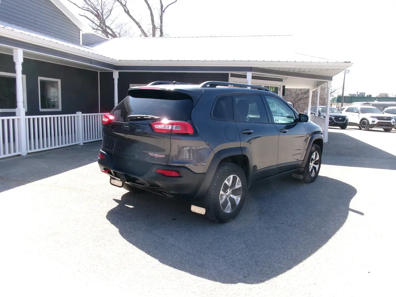 Jeep Cherokee снимка Jeep Cherokee