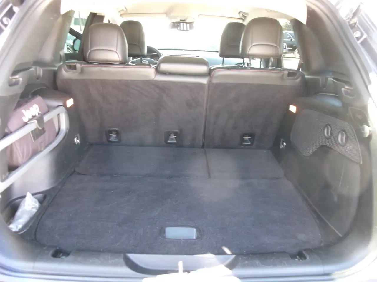 Jeep Cherokee снимка Jeep Cherokee