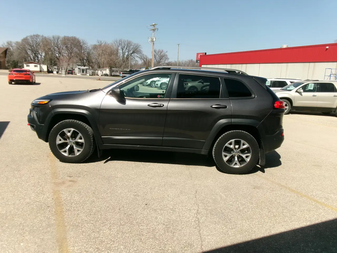 Jeep Cherokee снимка Jeep Cherokee