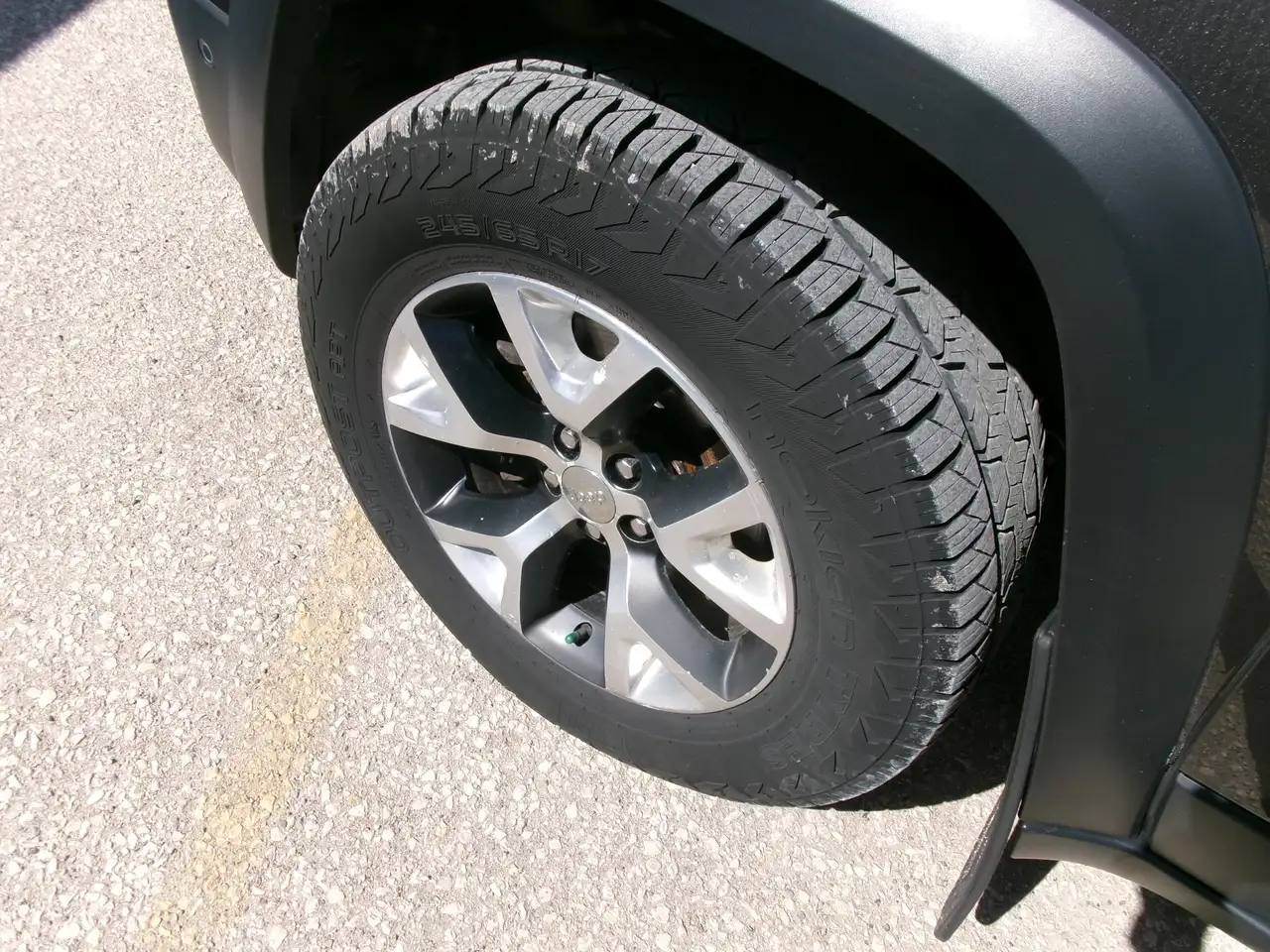 Jeep Cherokee снимка Jeep Cherokee