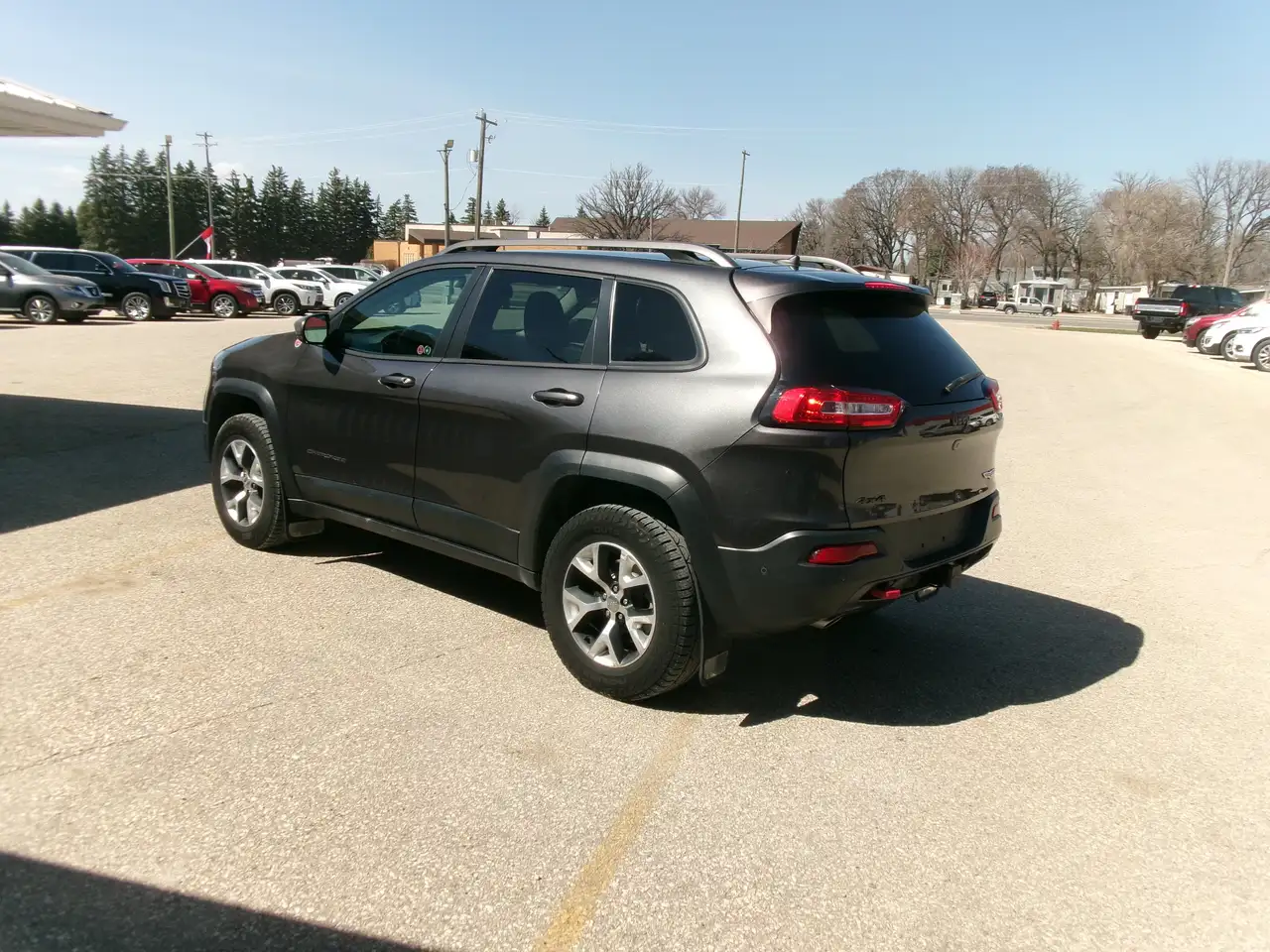 Jeep Cherokee снимка Jeep Cherokee