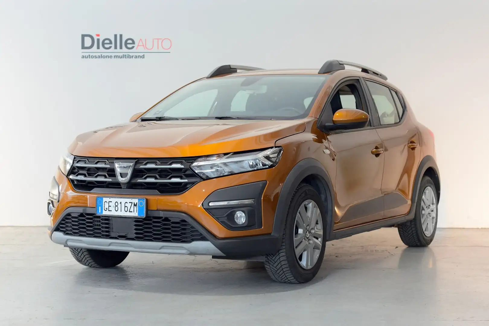 Dacia Sandero Stepway 1.0 TCe ECO-G Comfort 100CV Pomarańczowy - 1