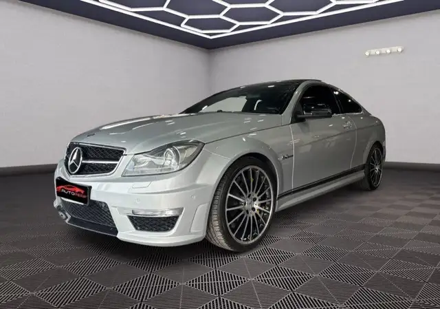 Mercedes-Benz C 63 AMG 63 amg v8 457 ch pack performance- entretien complet toit ouvrant panoramique radar de recul sono harman-kardon palette a