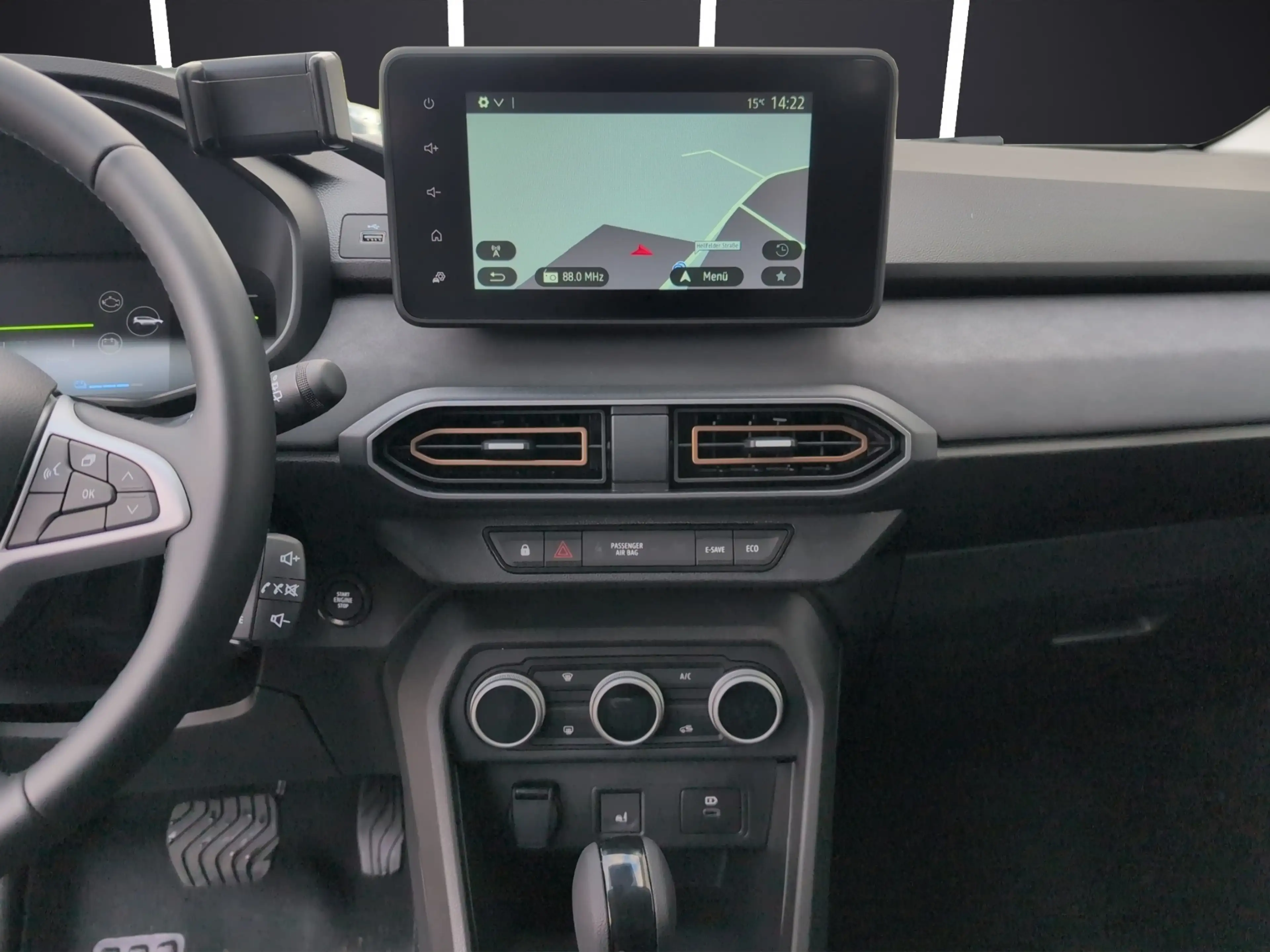 Dacia Jogger Extreme HYBRID 140 Automatik Navi Rückfahrkamera — photo 12