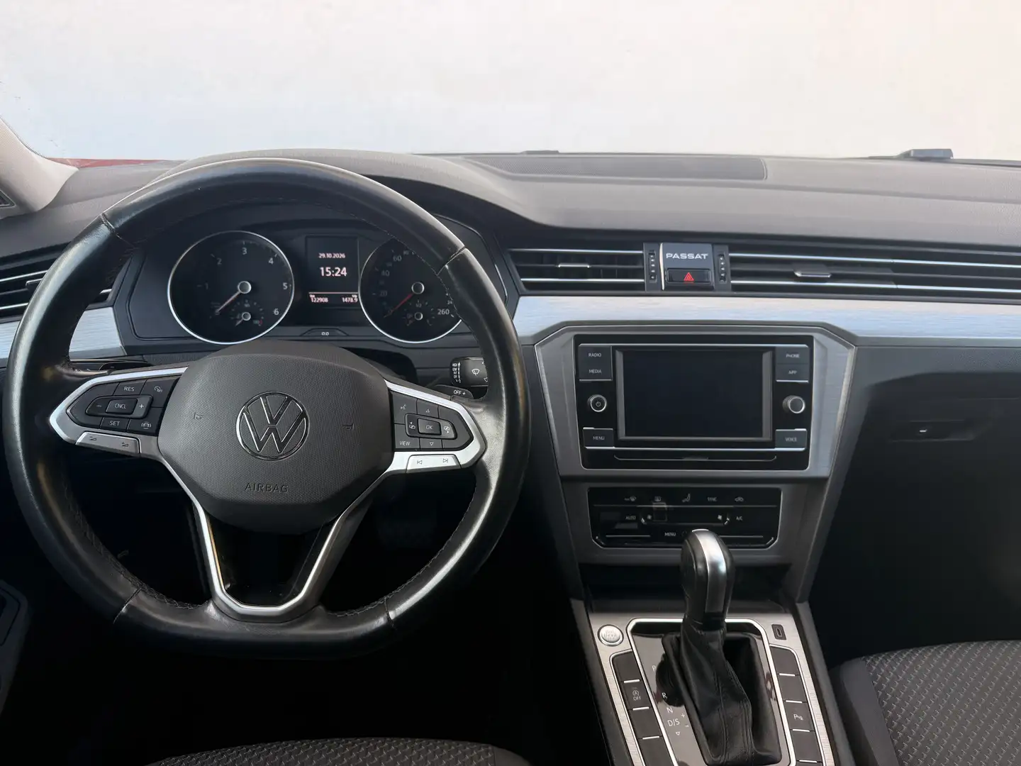 Volkswagen Passat Variant 2.0 TDI SCR DSG Business - 2