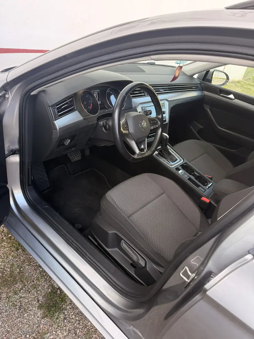 Volkswagen Passat Variant 2.0 TDI SCR DSG Business - 1