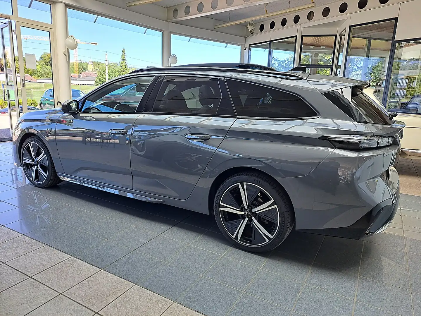 Peugeot 308 SW BlueHDi 130 S&S EAT8 GT Grau - 2