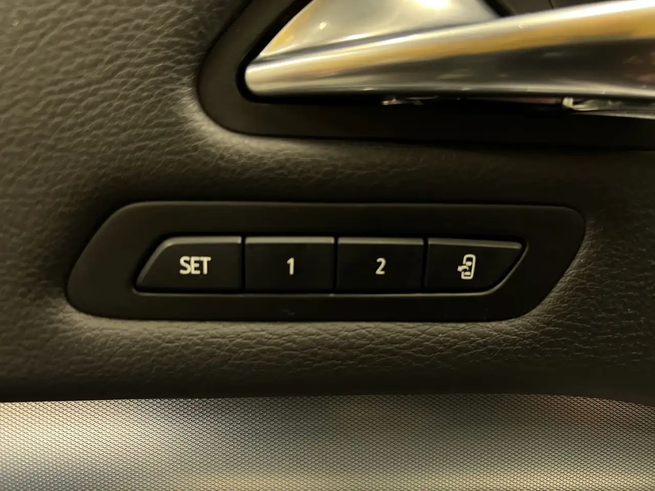 Cadillac XT4 снимка Cadillac XT4