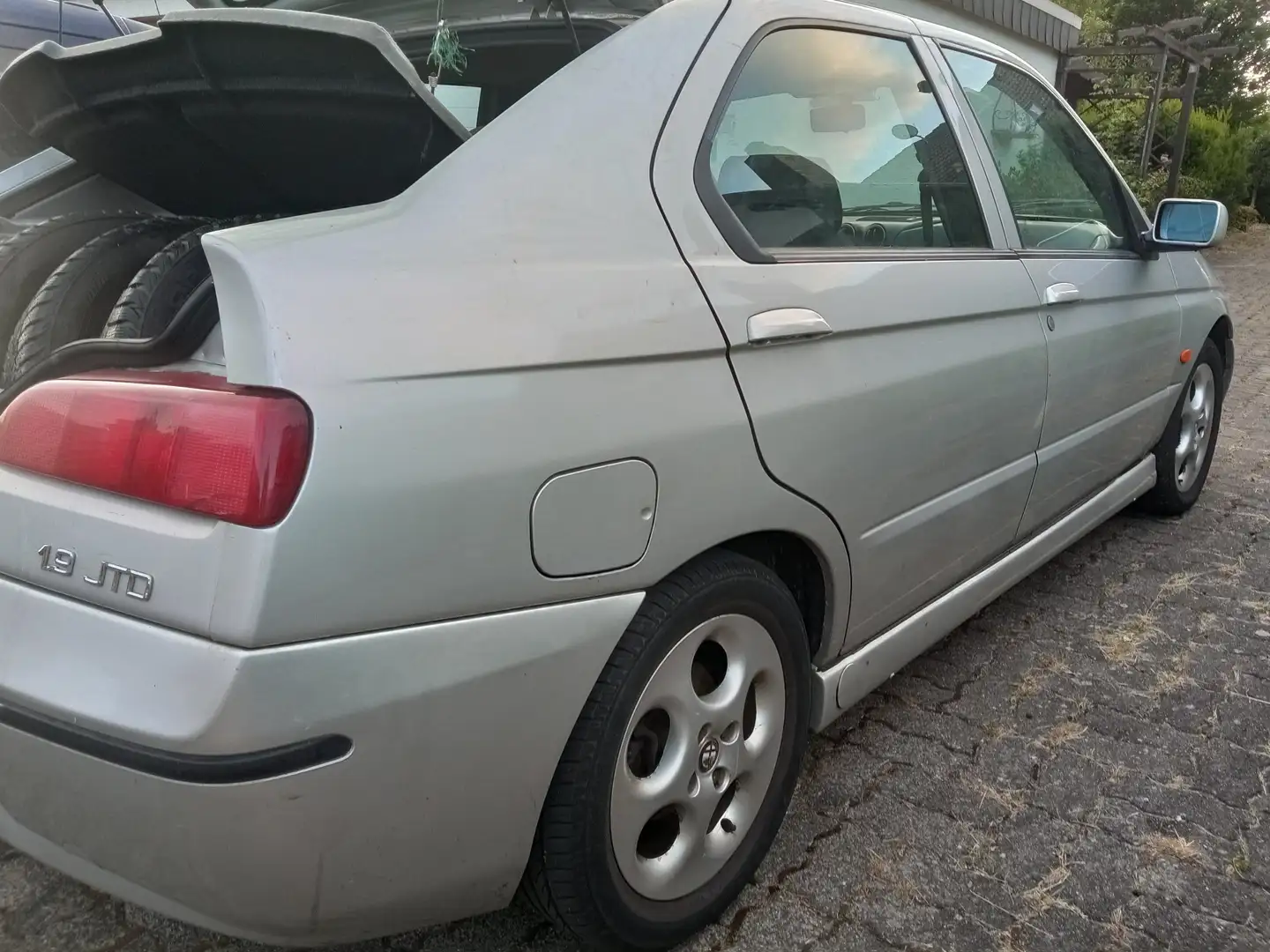 Alfa Romeo 146 146 1.9 JTD Gris - 1
