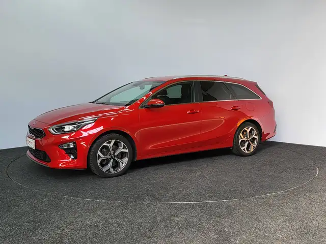 Kia Ceed SW / cee'd SW Automaat | 2020 | 84.796 km | Key Less | Camera | PDC | CarPlay | Navi | Airco | 1ste eigenaar