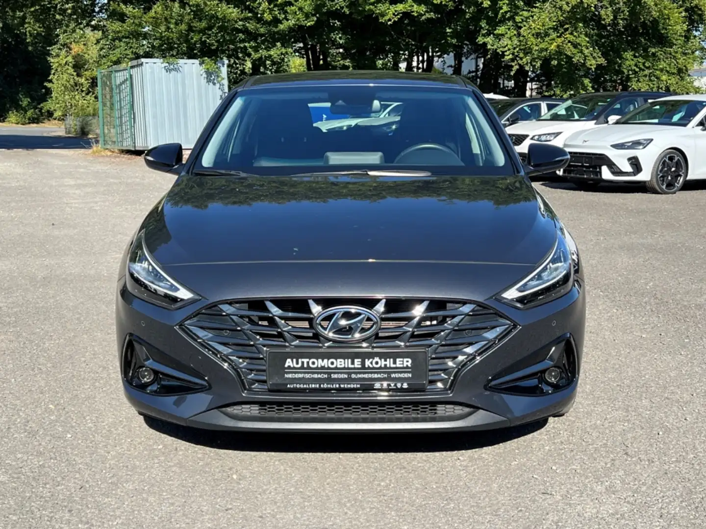 Hyundai i30 Intro Edition Mild-Hybrid 1.5 T-GDI Schwarz - 2