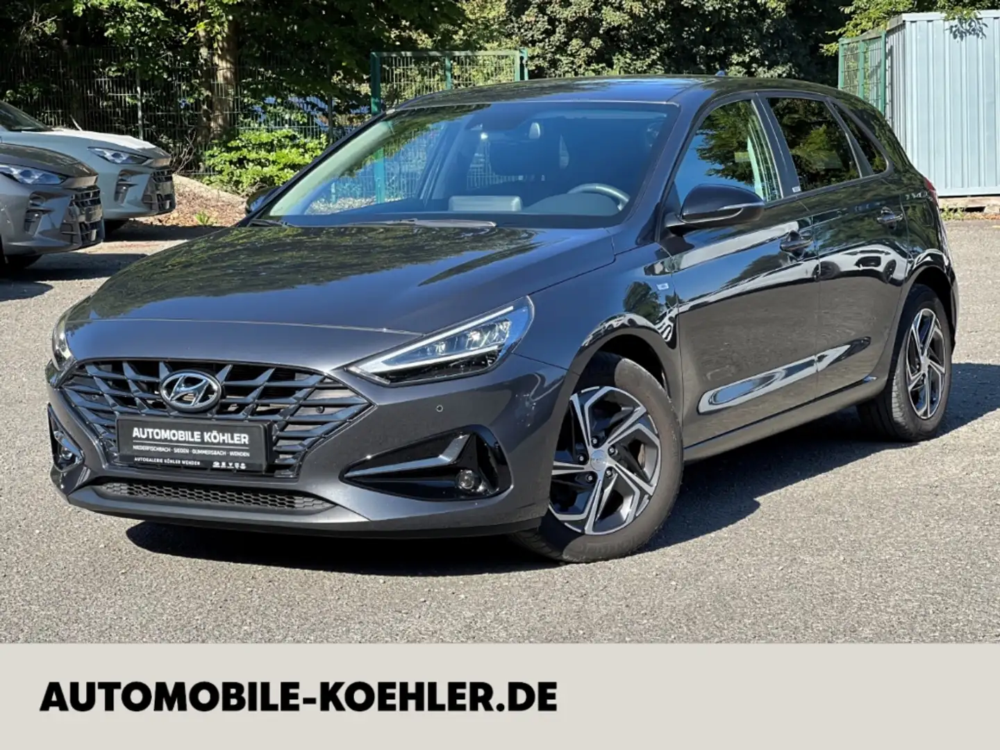 Hyundai i30 Intro Edition Mild-Hybrid 1.5 T-GDI Schwarz - 1
