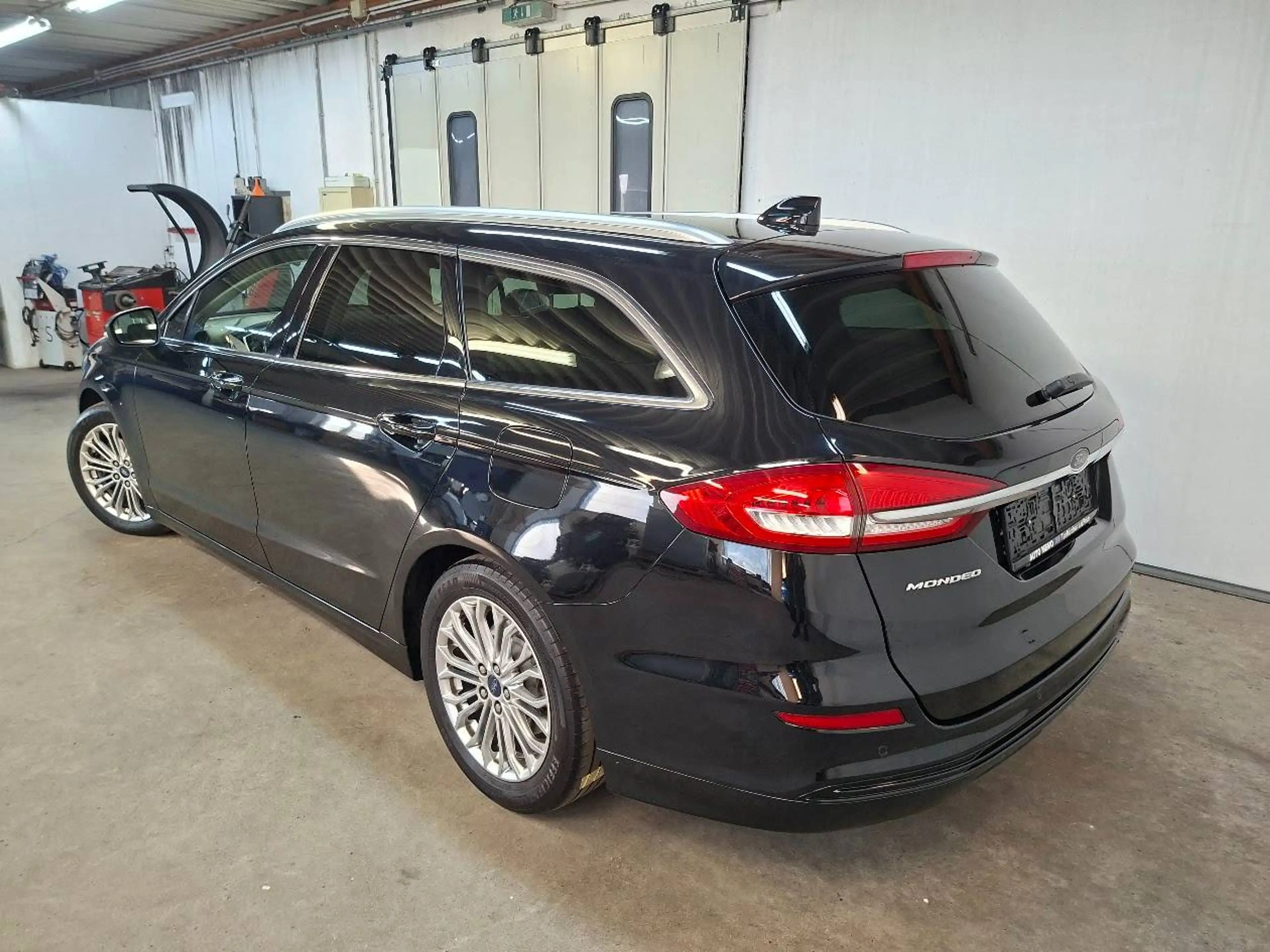 Ford Mondeo Kombi 2.0 EcoBlue Aut. Titanium, AHK, ACC, W-Paket — photo 3