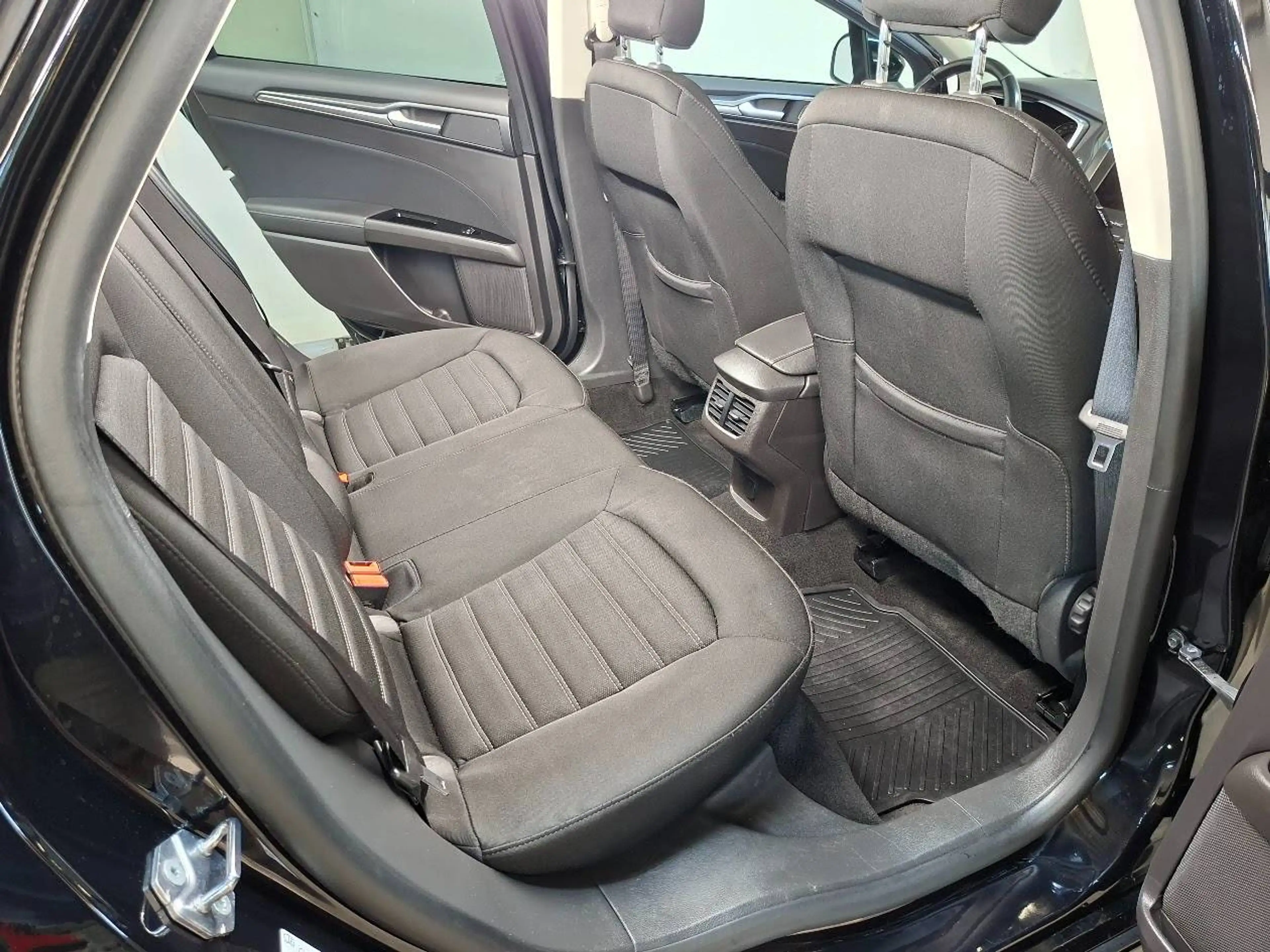 Ford Mondeo Kombi 2.0 EcoBlue Aut. Titanium, AHK, ACC, W-Paket — photo 10