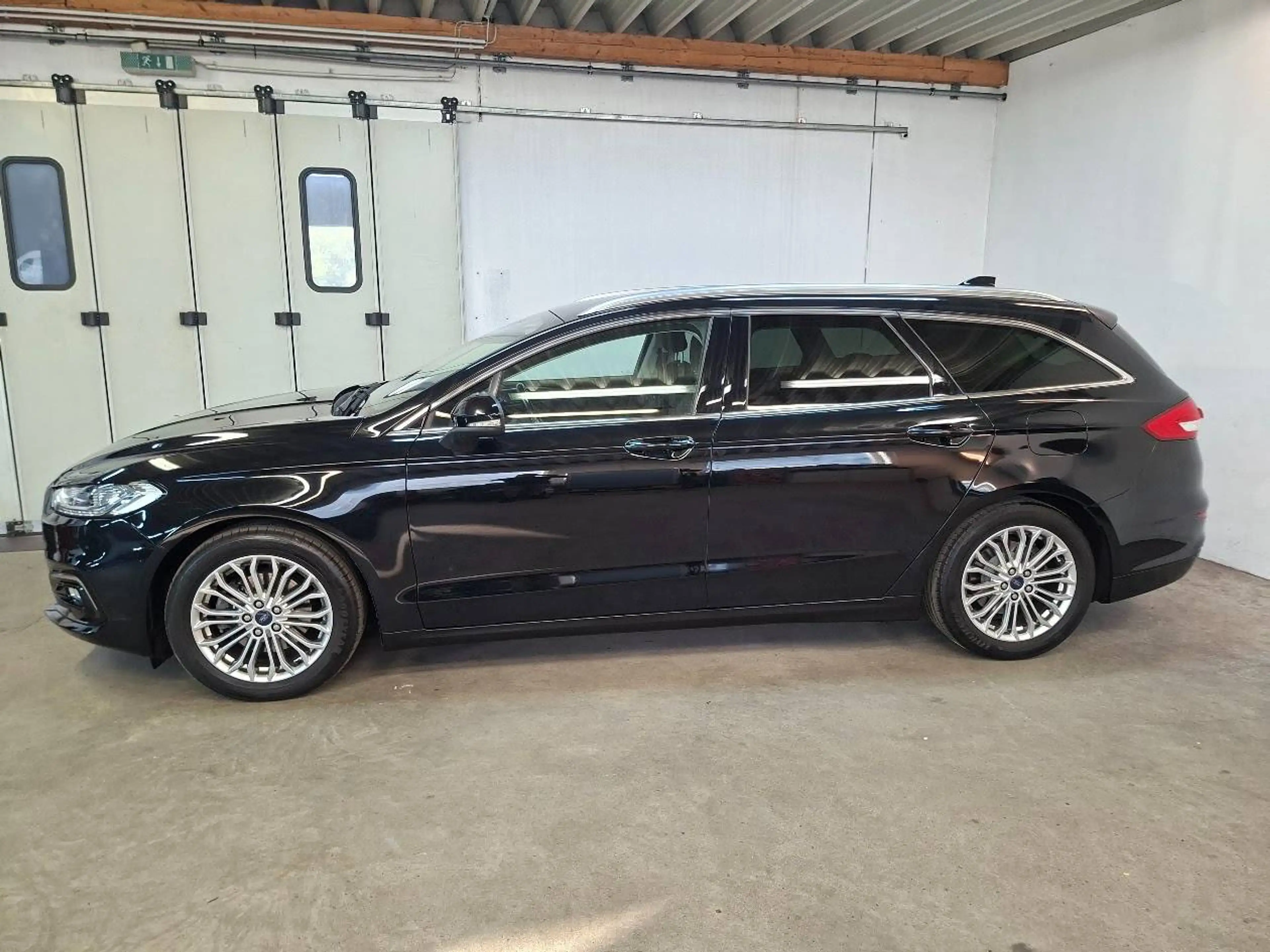 Ford Mondeo Kombi 2.0 EcoBlue Aut. Titanium, AHK, ACC, W-Paket — photo 2
