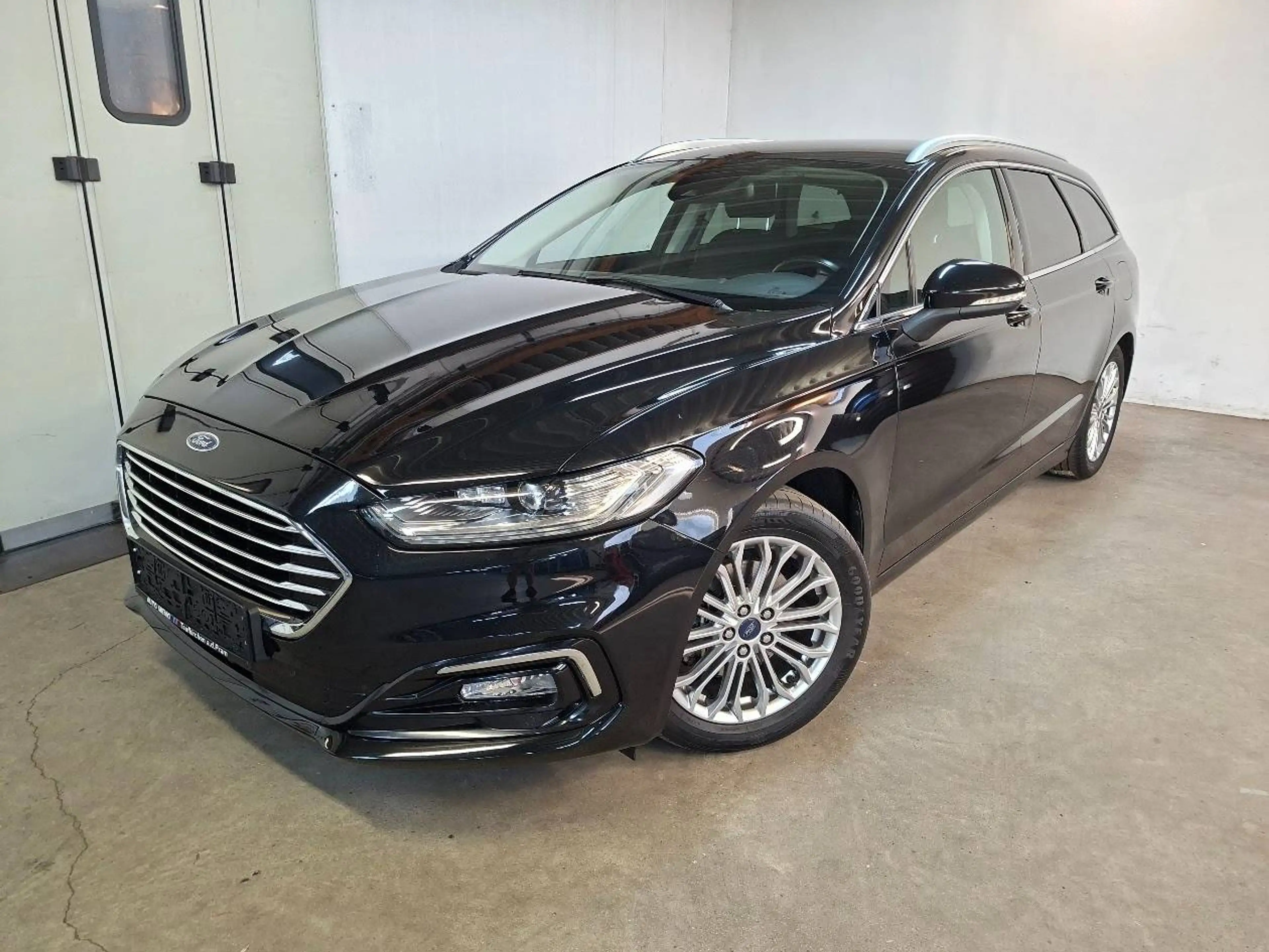 Ford Mondeo Kombi 2.0 EcoBlue Aut. Titanium, AHK, ACC, W-Paket