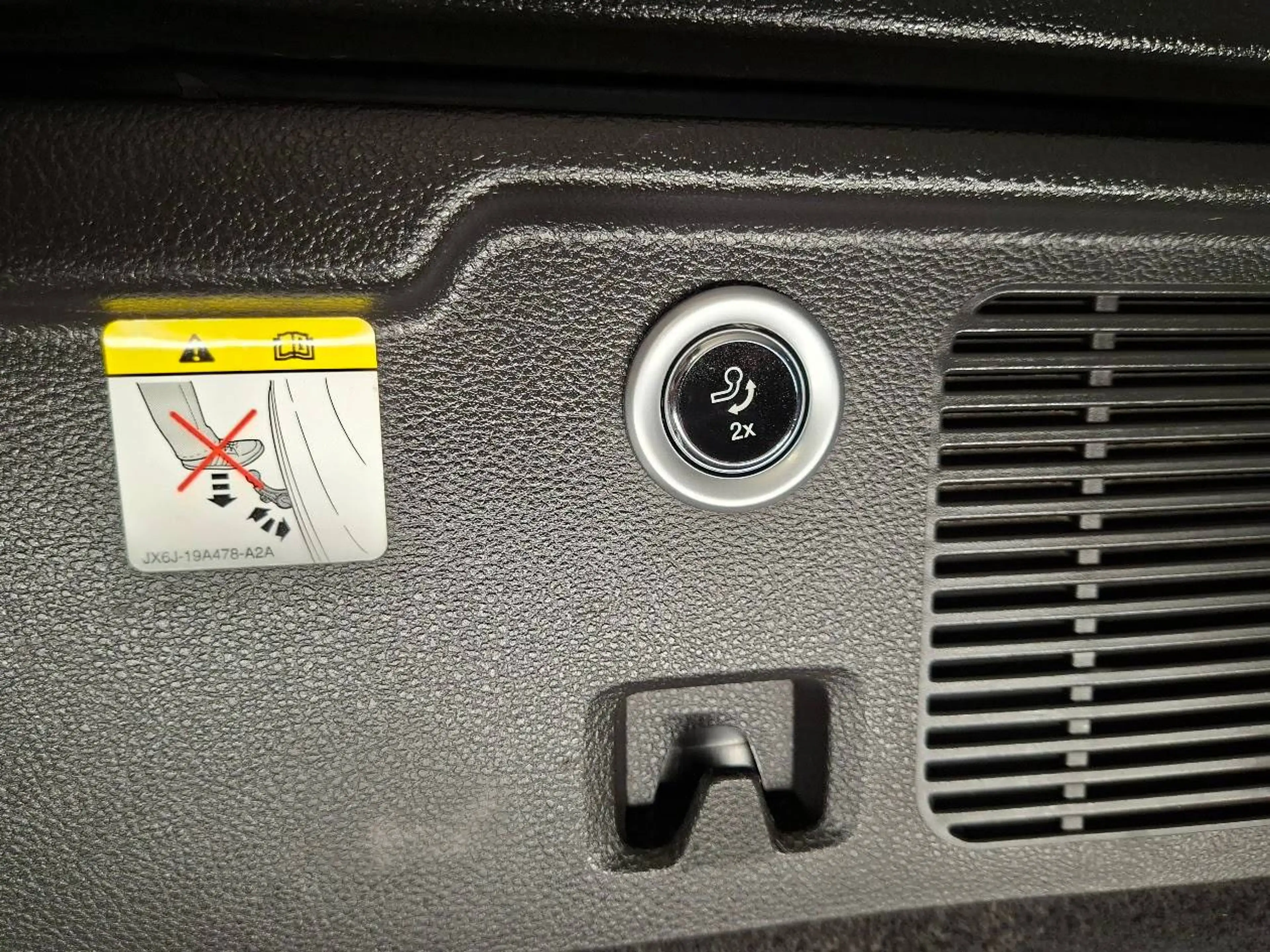 Ford Mondeo Kombi 2.0 EcoBlue Aut. Titanium, AHK, ACC, W-Paket — photo 13