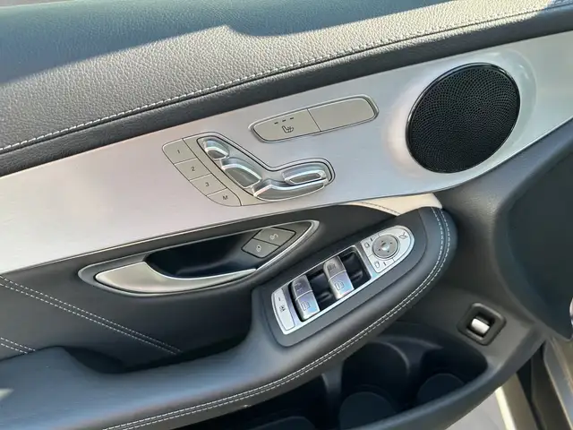 Mercedes-Benz GLC view 12