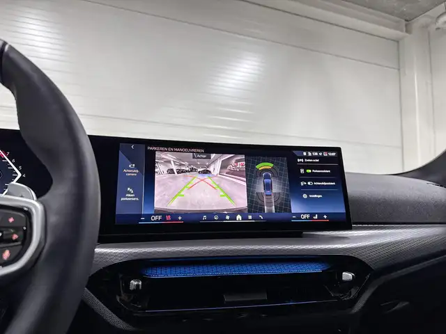 BMW 4 Series view 13