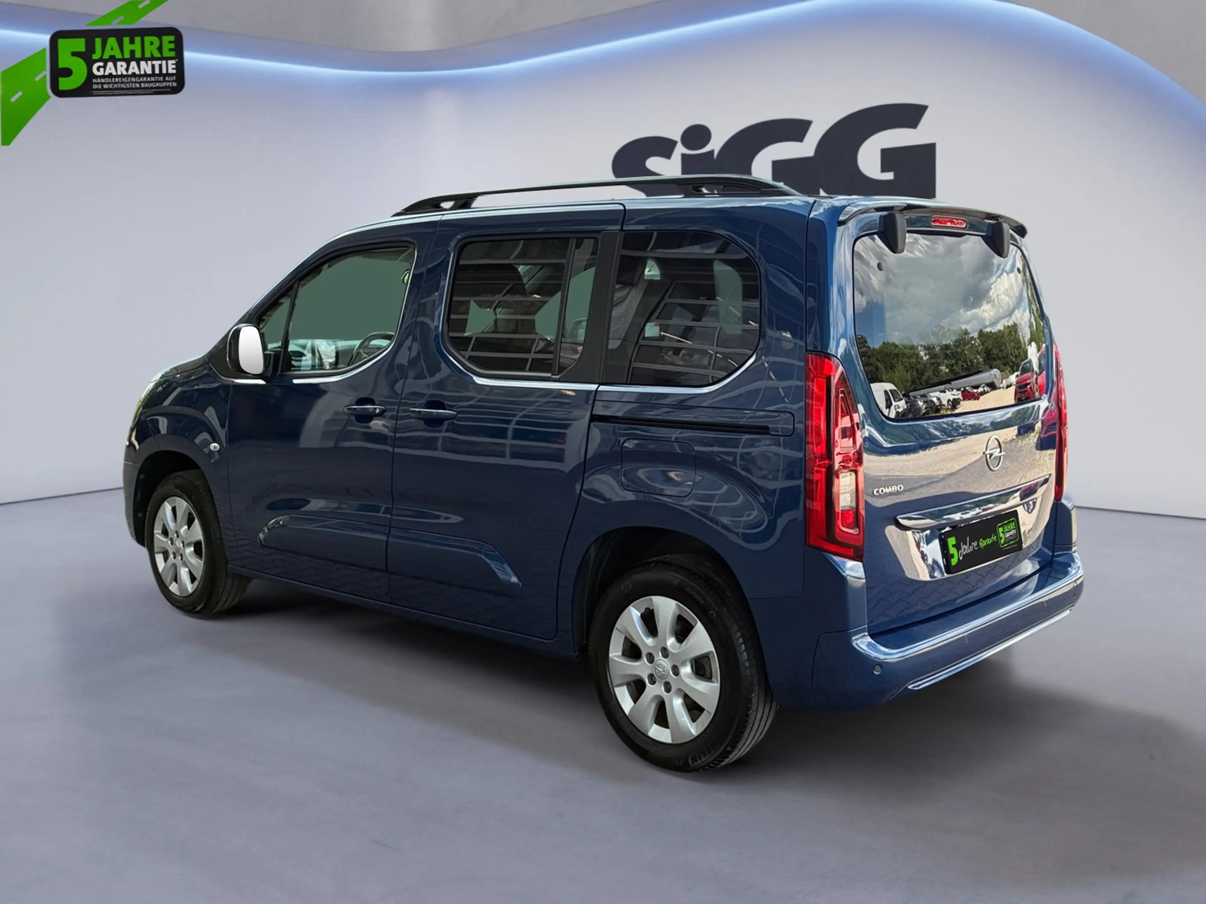 Opel Combo Life Ultimate AUTOMATIK NAVI CARPLAY — photo 4