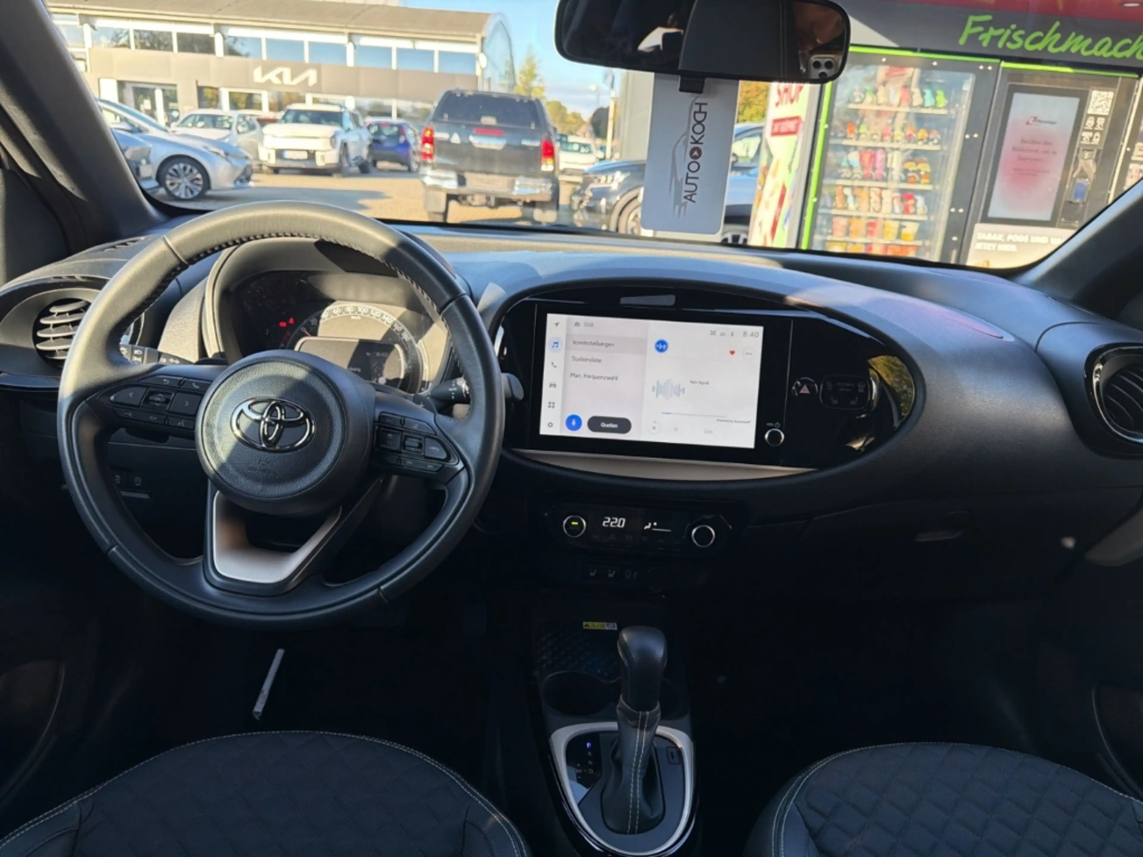 Toyota Aygo X Air Explore// Faltdach Navi Leder LED Blendfreies — photo 12