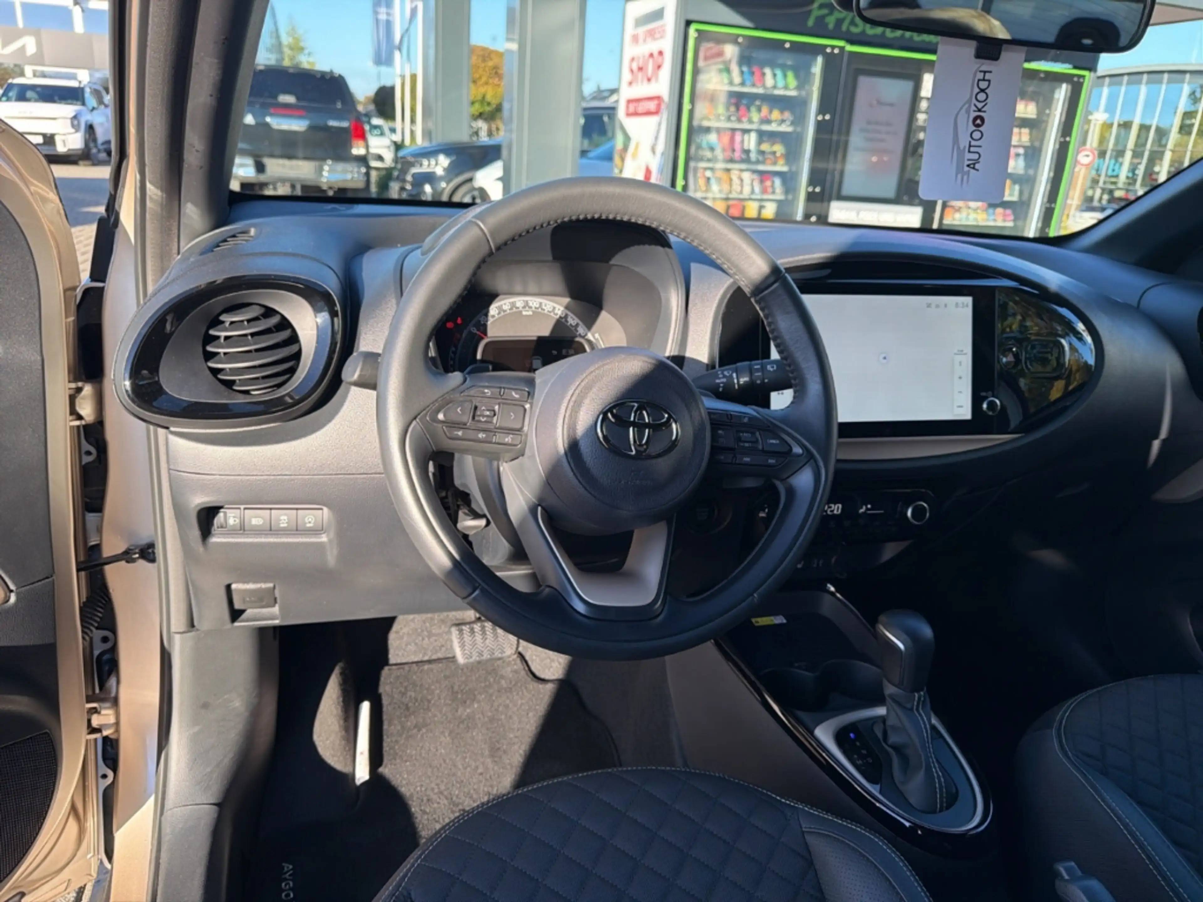 Toyota Aygo X Air Explore// Faltdach Navi Leder LED Blendfreies — photo 9