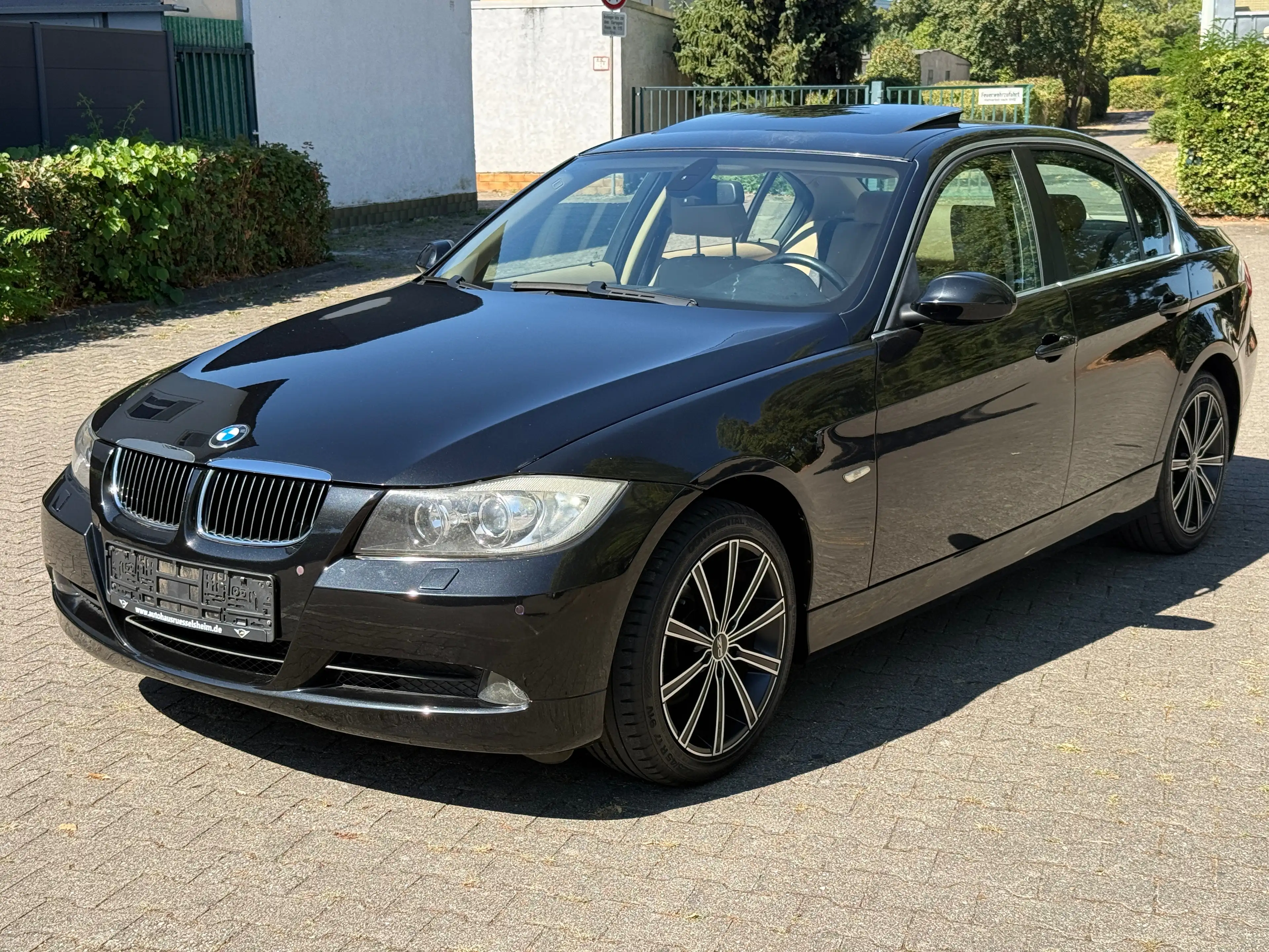 BMW 325 325 i*LIM*KLIMAAUTM*LEDER*SD*XENON*TÜV*