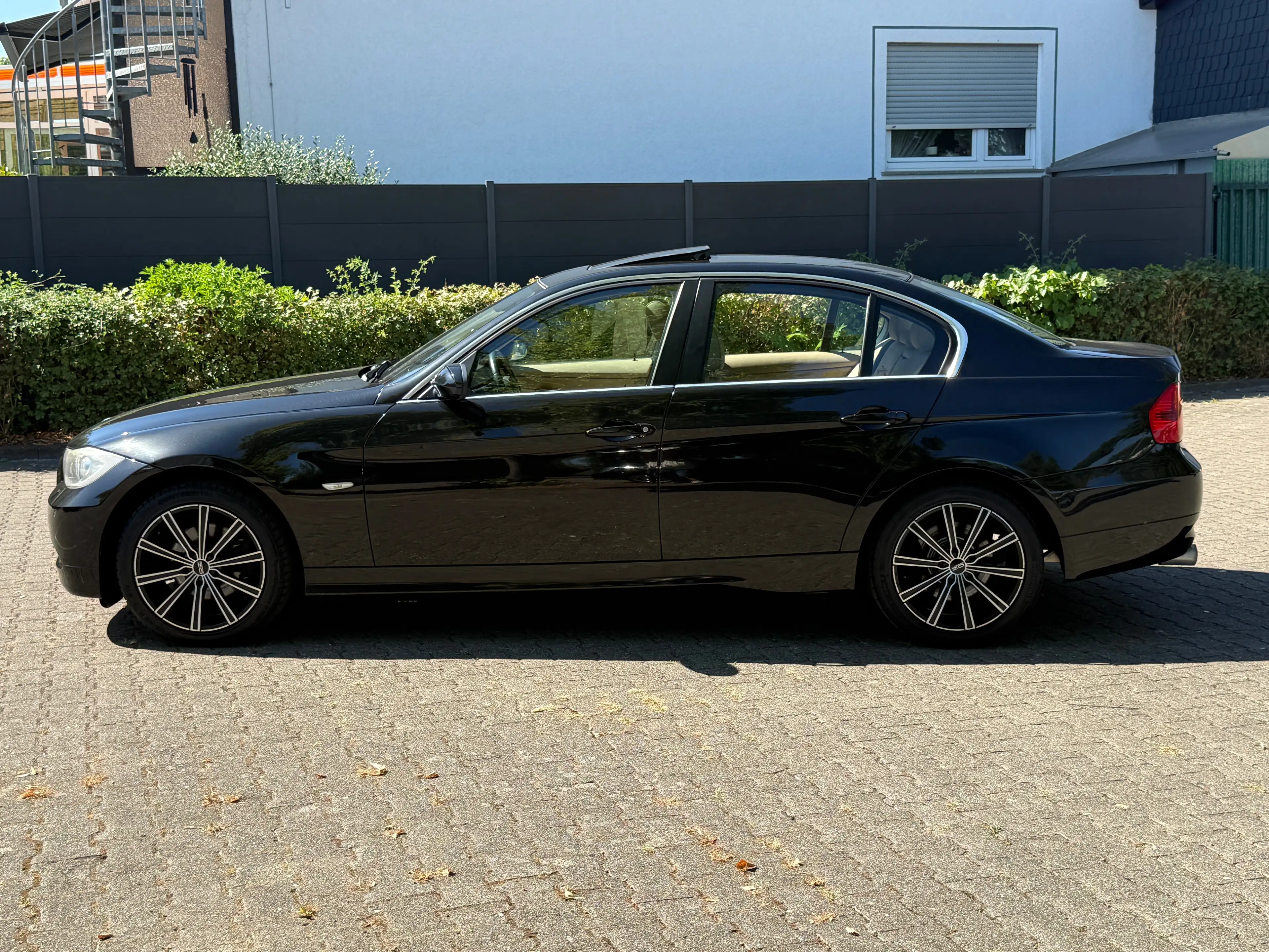 BMW 325 325 i*LIM*KLIMAAUTM*LEDER*SD*XENON*TÜV* — photo 3