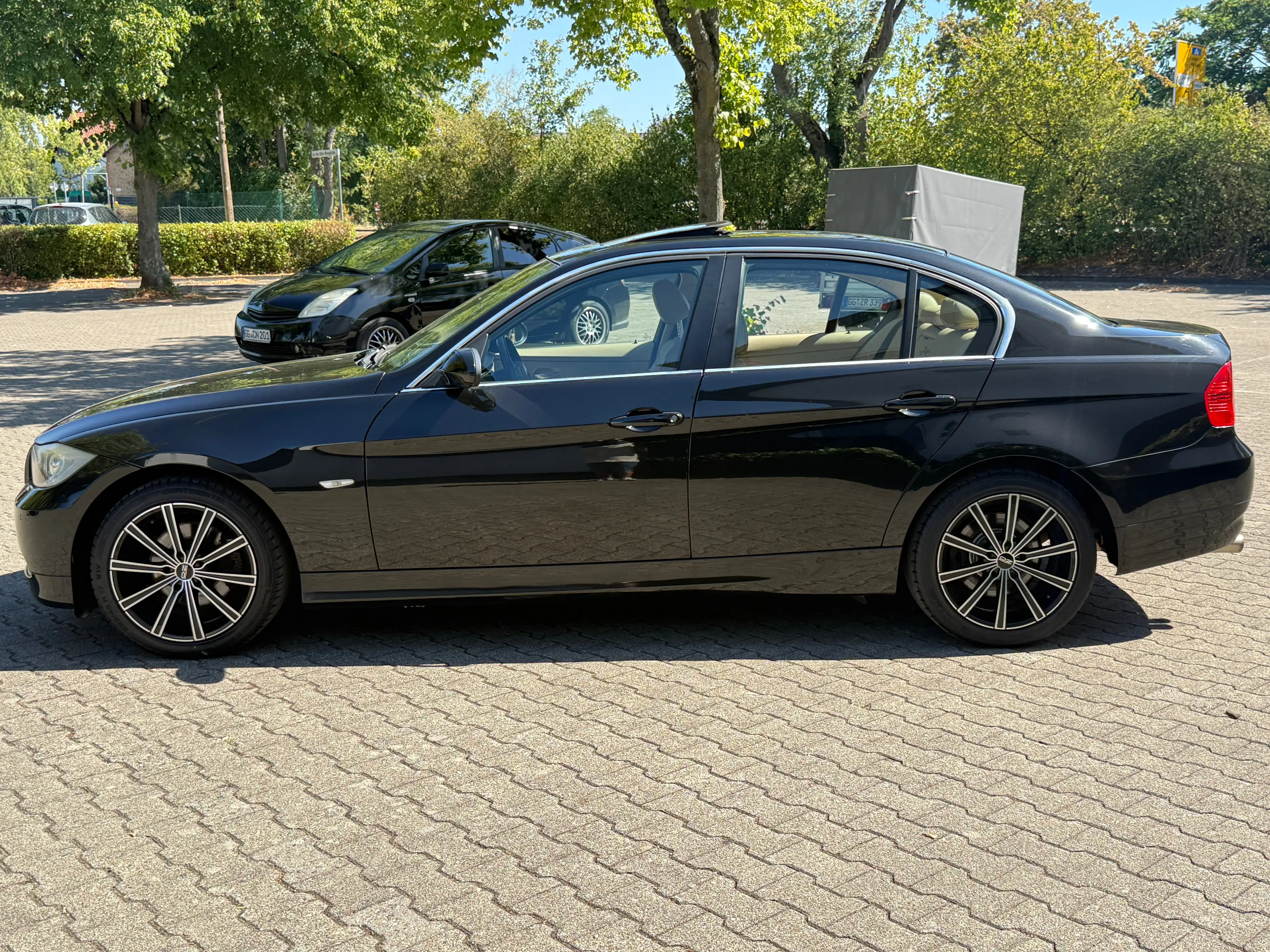 BMW 325 325 i*LIM*KLIMAAUTM*LEDER*SD*XENON*TÜV* — photo 2