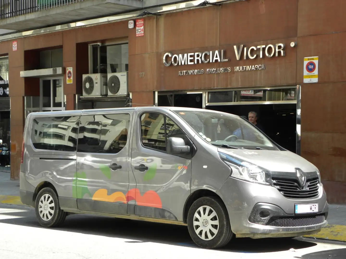 Renault Trafic Passenger Combi 9 1.6dCi TT Energy 107kW Gris - 1