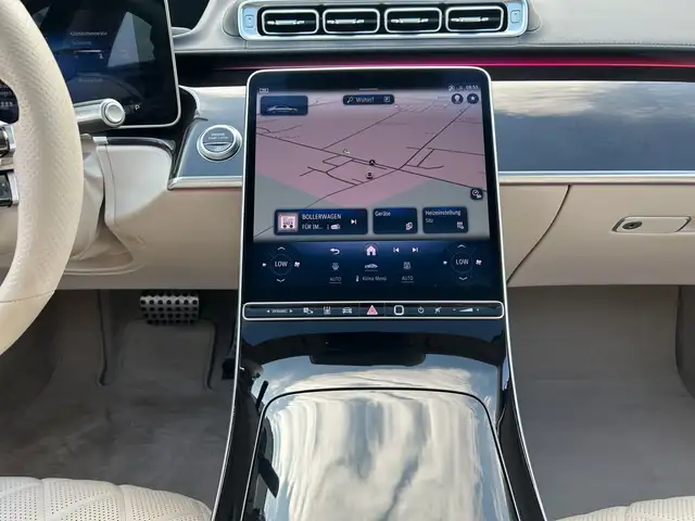 Mercedes-Benz S-Class view 11