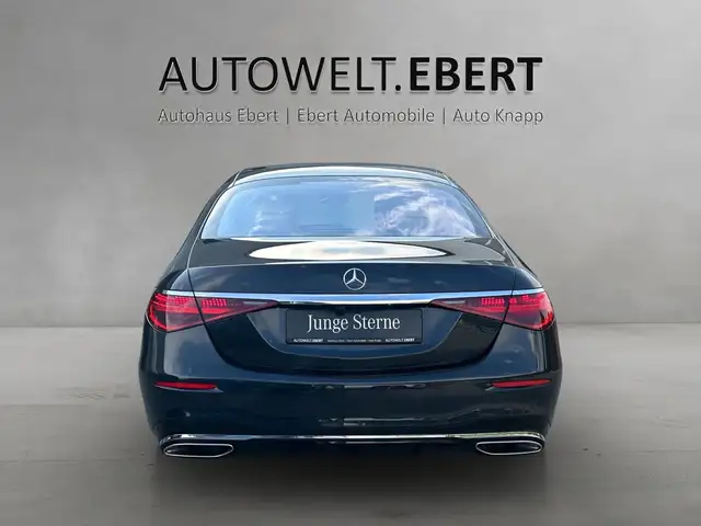 Mercedes-Benz S-Class view 4