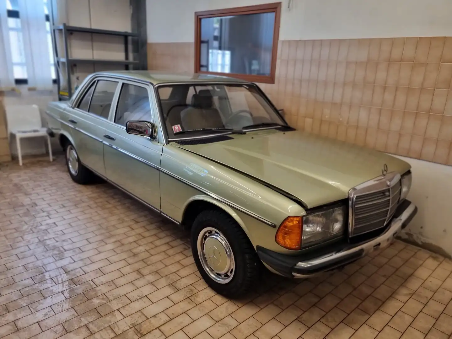 Mercedes-Benz E 230 Vert - 1