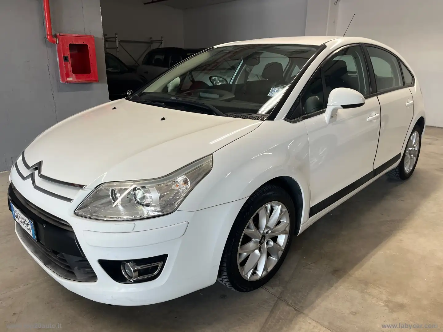 Citroen C4 1.6 HDi 110CV FAP airdream VTR Білий - 1