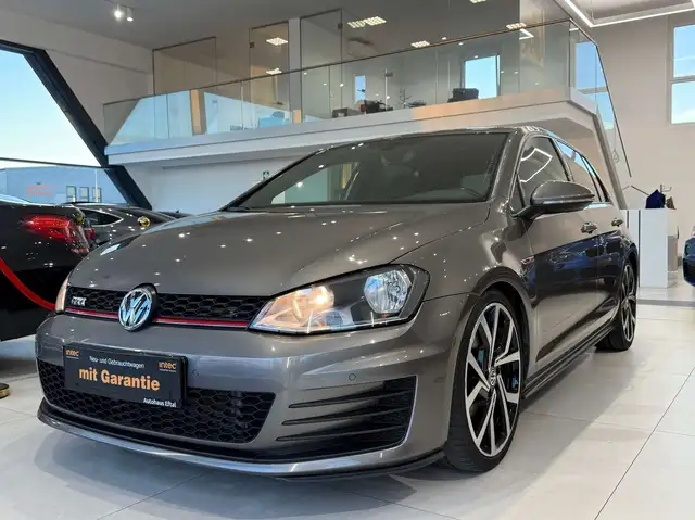Volkswagen Golf GTI 2,0 TSI DSG*NAVI*TEMPOMAT*SITZHZG*F1*MFL*KREDIT*